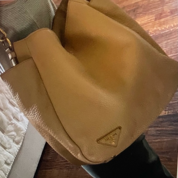 Prada Daino shoulder bag 100% authentic nude/camel - Picture 2 of 16